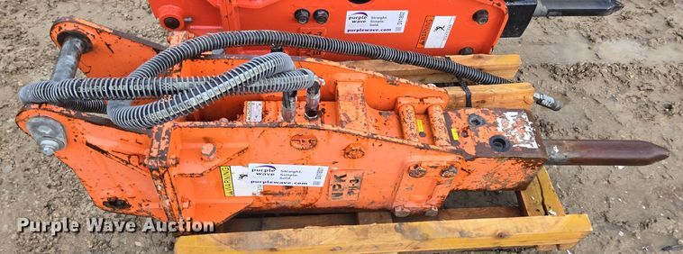 image for item DV1801 NPK PH-3 breaker