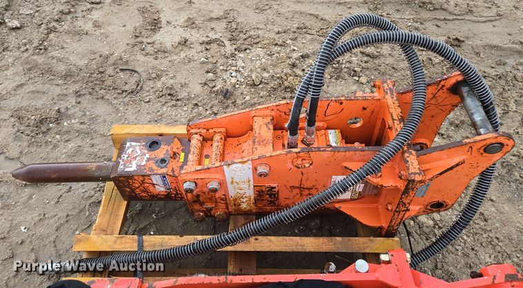 image for item DV1801 NPK PH-3 breaker