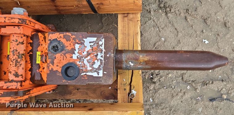 image for item DV1801 NPK PH-3 breaker