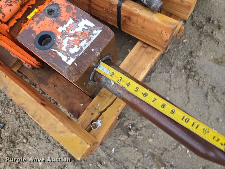 image for item DV1801 NPK PH-3 breaker