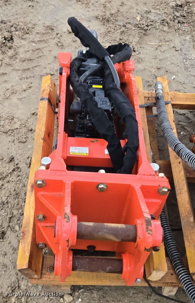 image for item DV1802 NPK E204 breaker