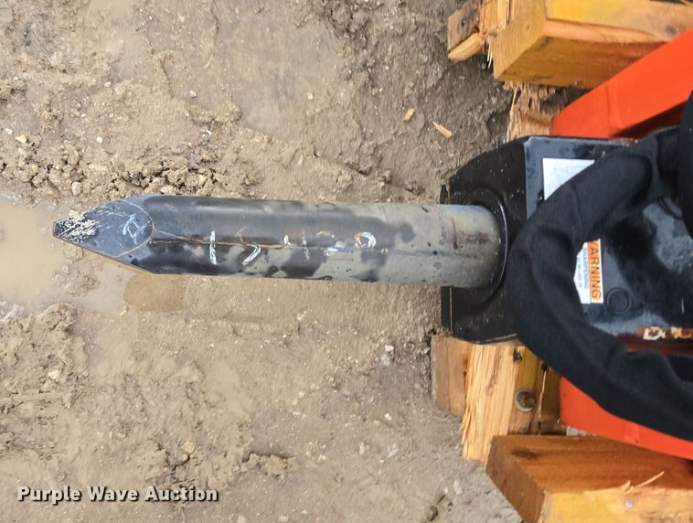 image for item DV1802 NPK E204 breaker