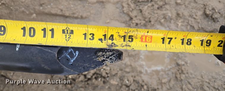 image for item DV1802 NPK E204 breaker