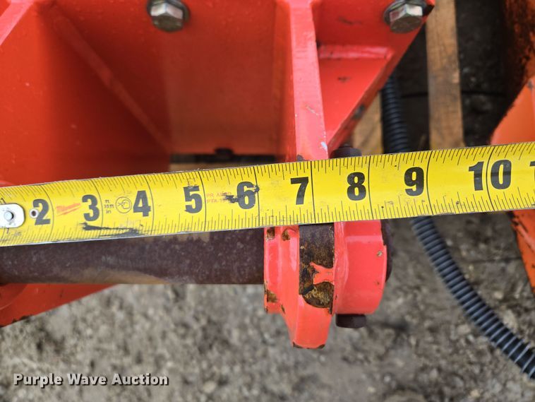 image for item DV1802 NPK E204 breaker