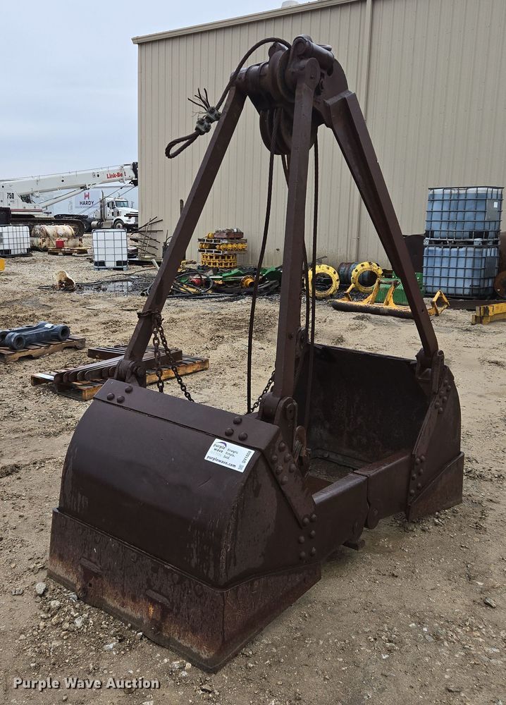 image for item DV1808 Williams clamshell bucket