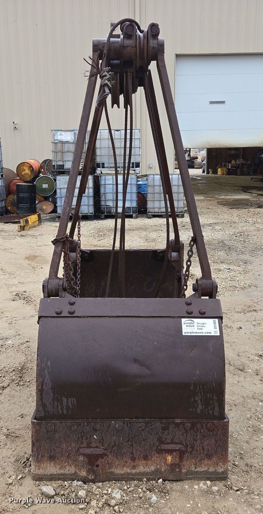 image for item DV1808 Williams clamshell bucket