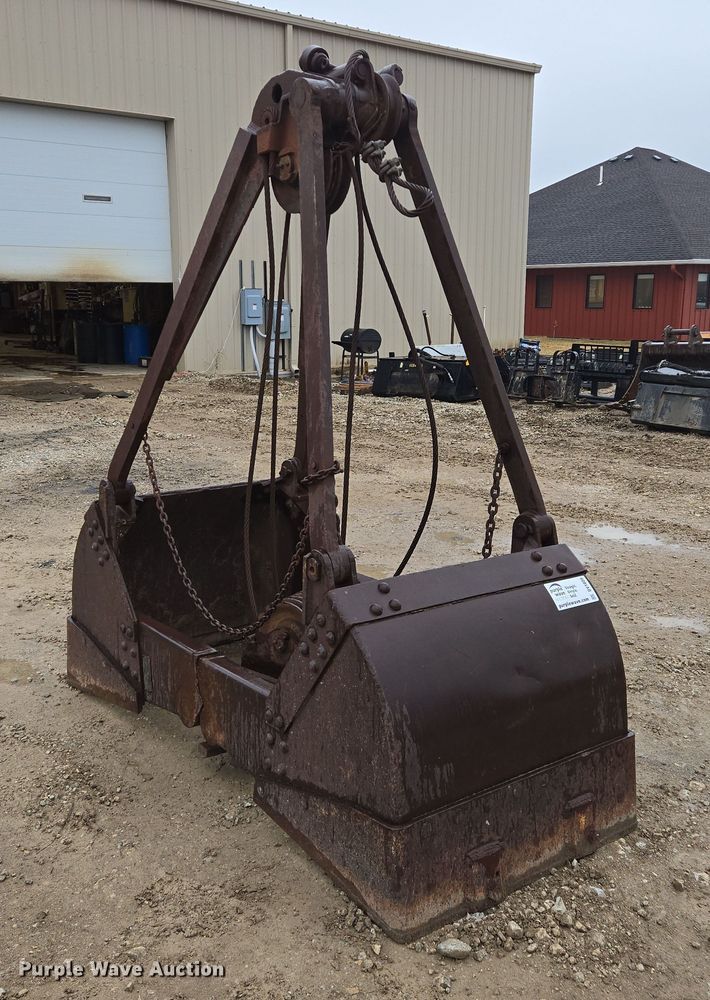 image for item DV1808 Williams clamshell bucket