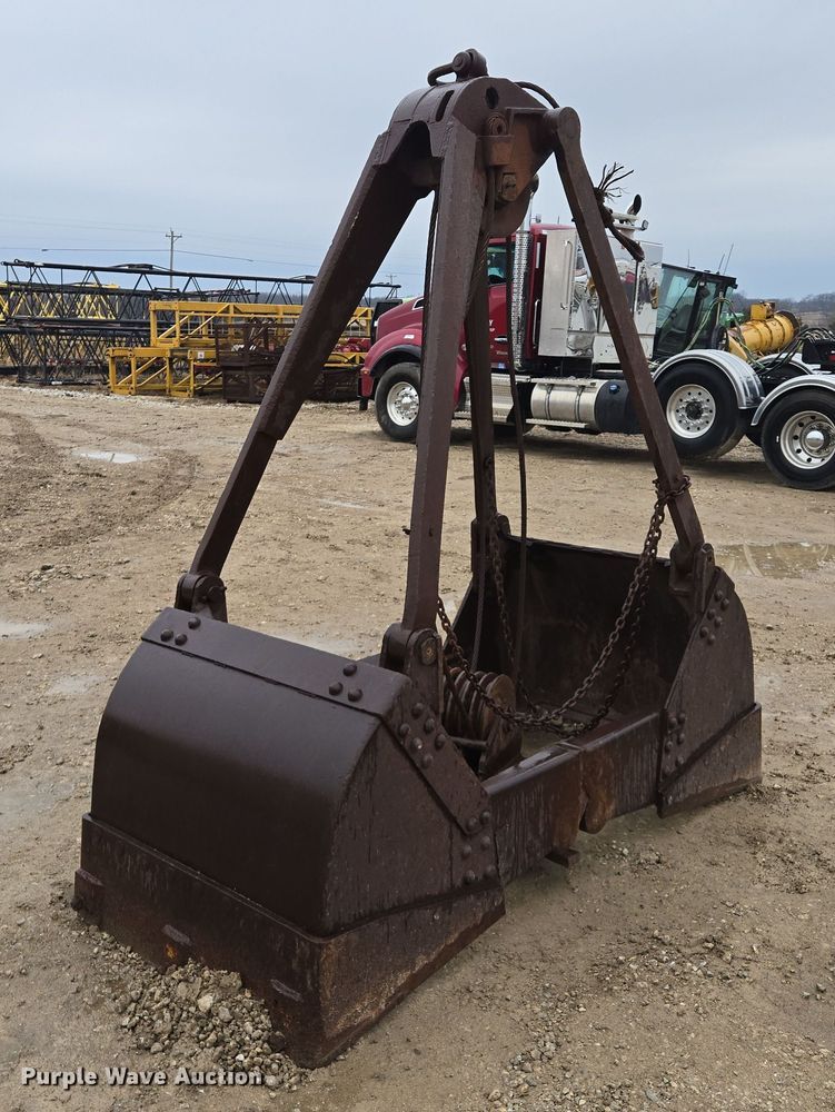 image for item DV1808 Williams clamshell bucket