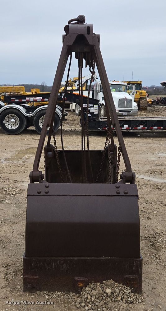 image for item DV1808 Williams clamshell bucket