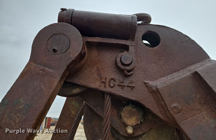 image for item DV1808 Williams clamshell bucket