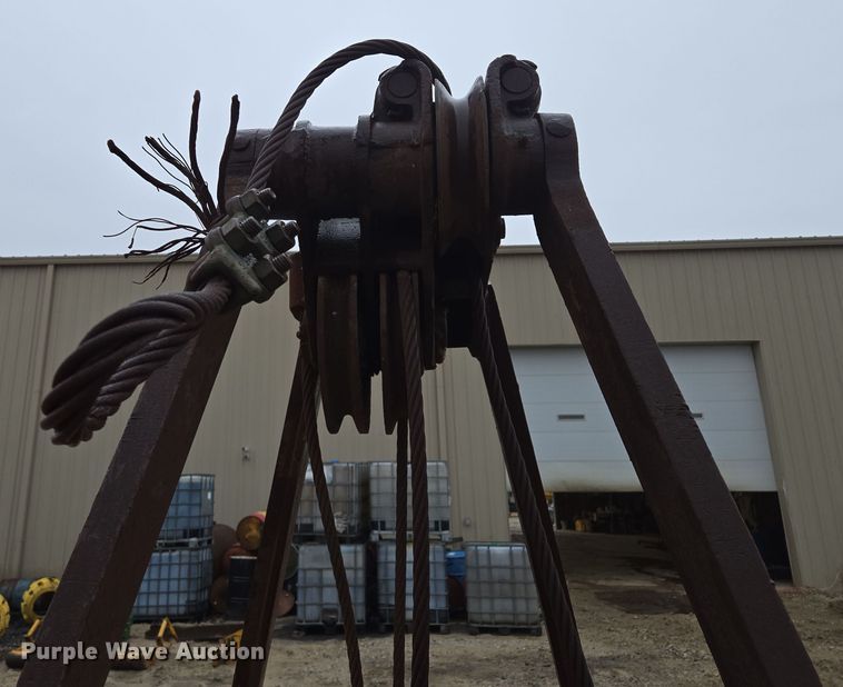 image for item DV1808 Williams clamshell bucket