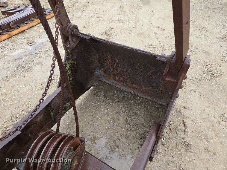 image for item DV1808 Williams clamshell bucket