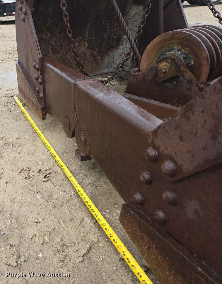 image for item DV1808 Williams clamshell bucket