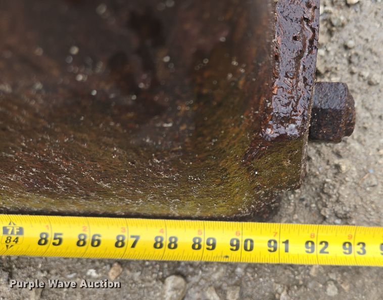 image for item DV1808 Williams clamshell bucket