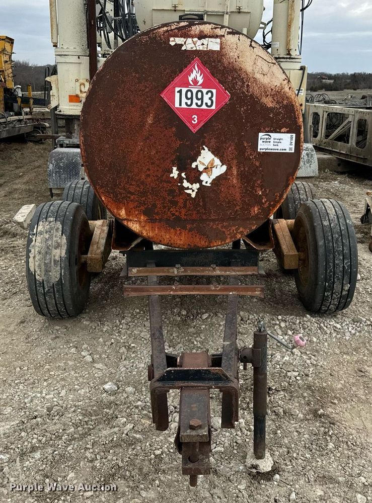 image for item DV1809 fuel trailer