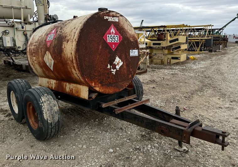 image for item DV1809 fuel trailer