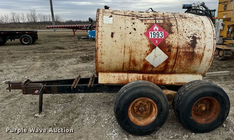 image for item DV1809 fuel trailer