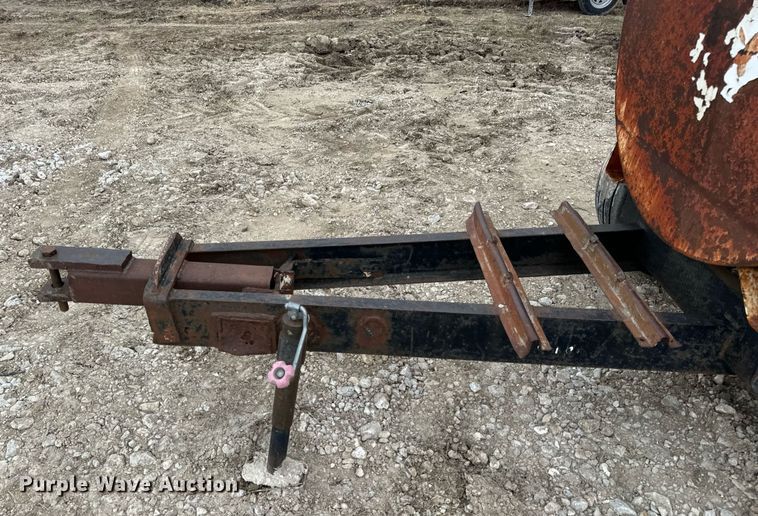 image for item DV1809 fuel trailer