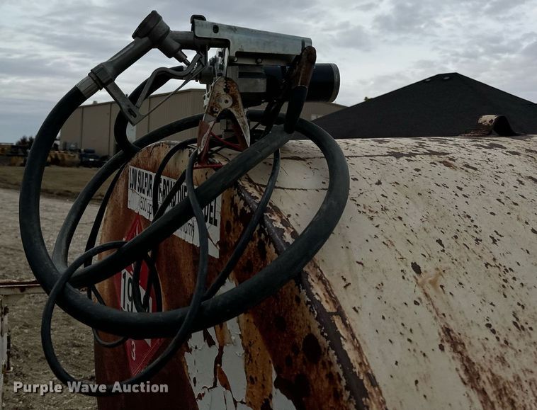 image for item DV1809 fuel trailer