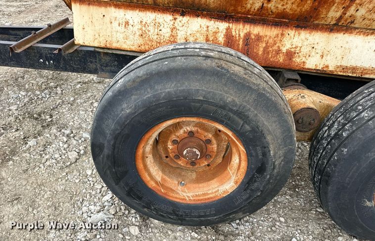 image for item DV1809 fuel trailer