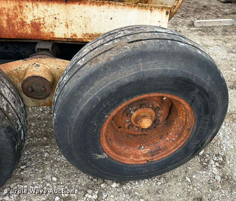 image for item DV1809 fuel trailer