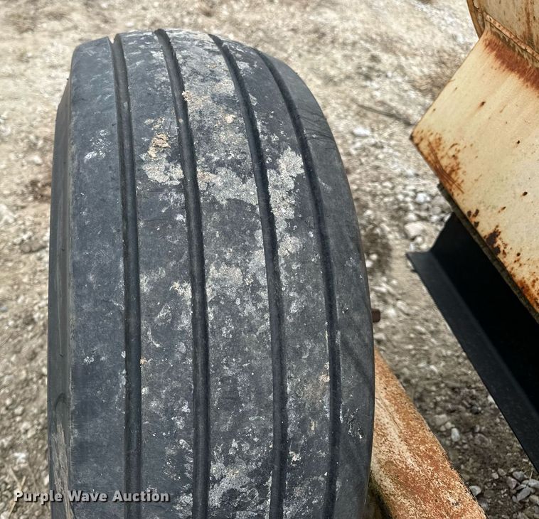 image for item DV1809 fuel trailer