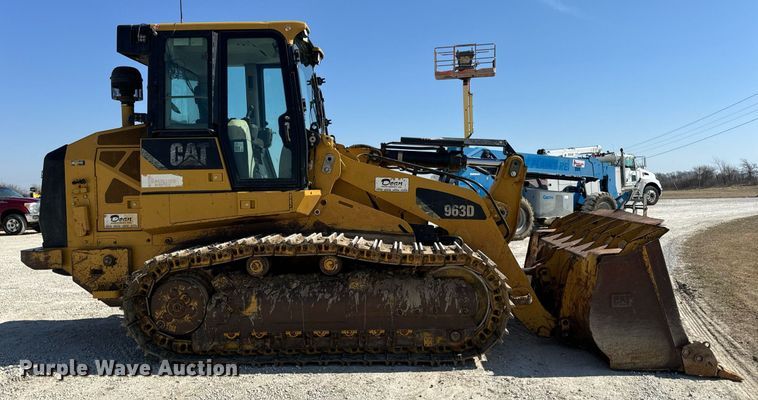 image for item DV1816 2011 Caterpillar 963D track loader