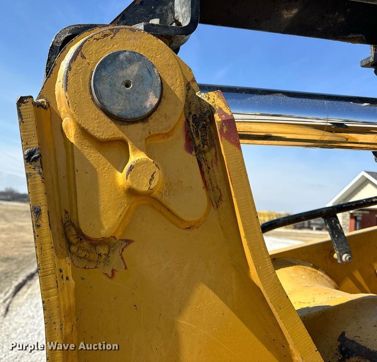 image for item DV1816 2011 Caterpillar 963D track loader