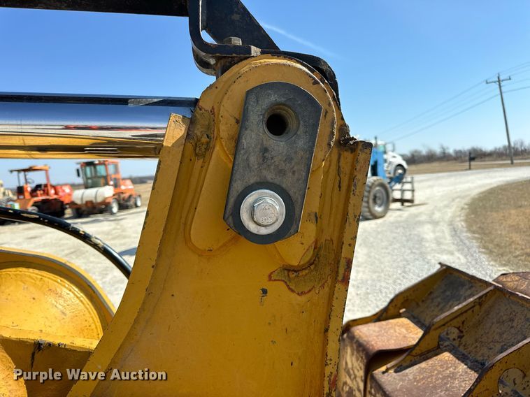 image for item DV1816 2011 Caterpillar 963D track loader