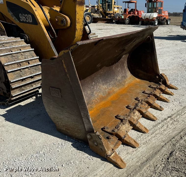 image for item DV1816 2011 Caterpillar 963D track loader