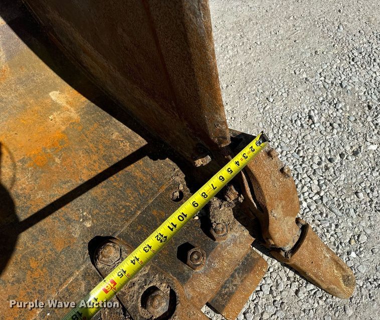 image for item DV1816 2011 Caterpillar 963D track loader