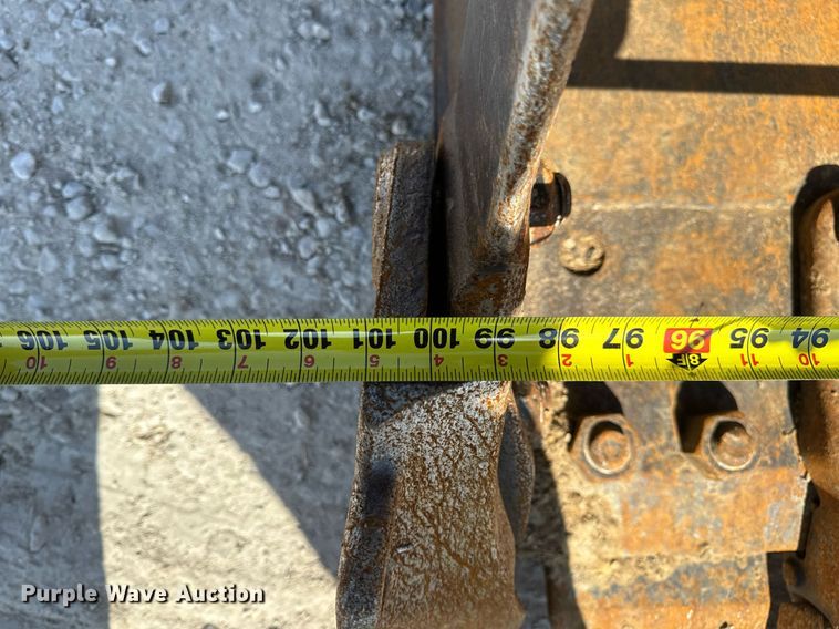 image for item DV1816 2011 Caterpillar 963D track loader