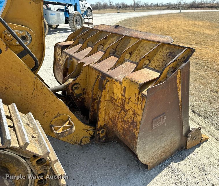 image for item DV1816 2011 Caterpillar 963D track loader