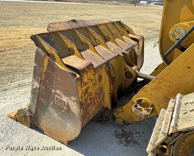 image for item DV1816 2011 Caterpillar 963D track loader