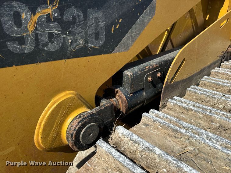 image for item DV1816 2011 Caterpillar 963D track loader