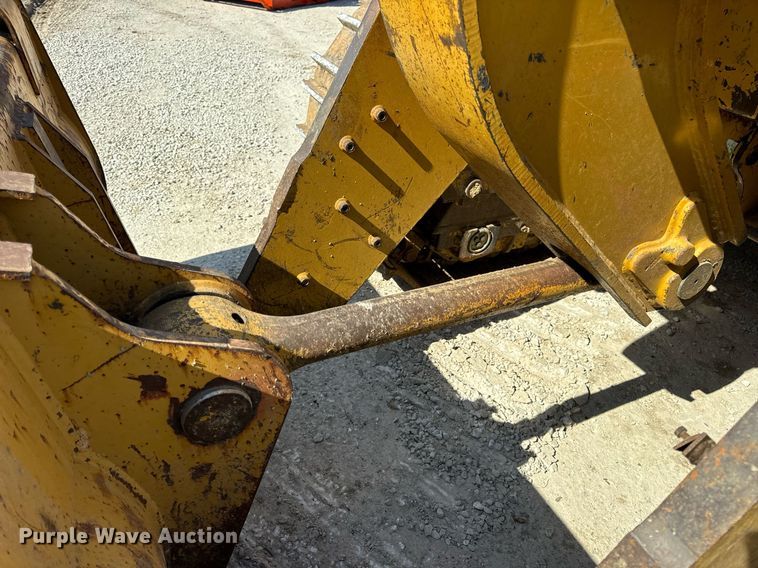 image for item DV1816 2011 Caterpillar 963D track loader