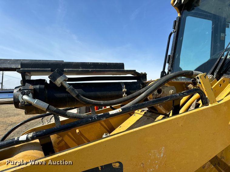 image for item DV1816 2011 Caterpillar 963D track loader