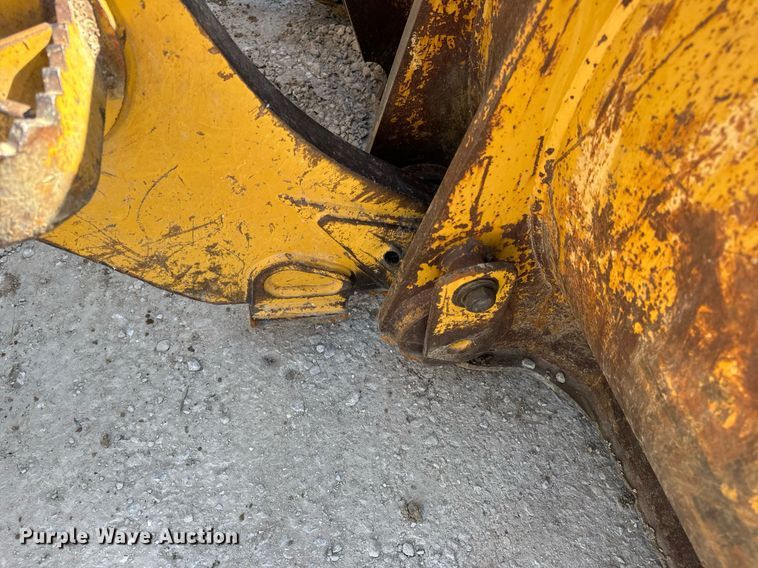 image for item DV1816 2011 Caterpillar 963D track loader