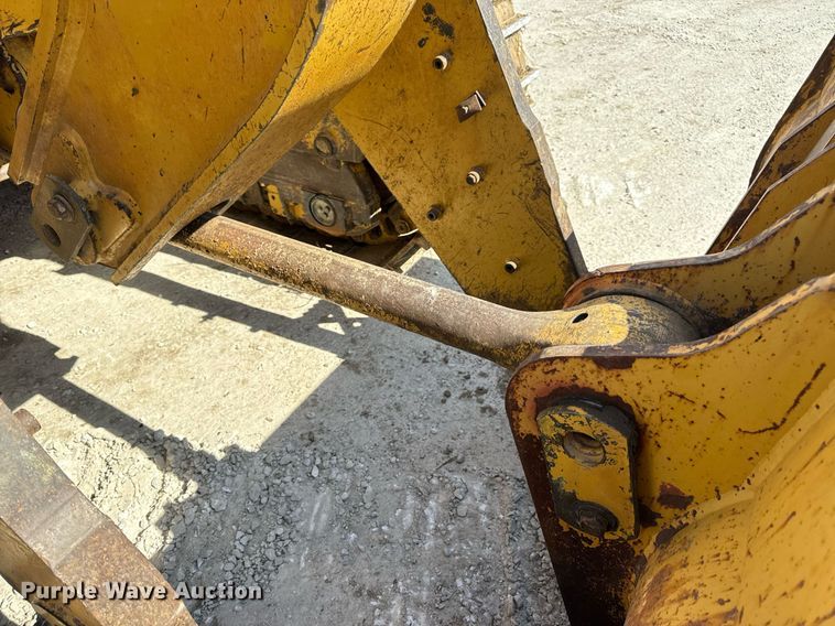 image for item DV1816 2011 Caterpillar 963D track loader