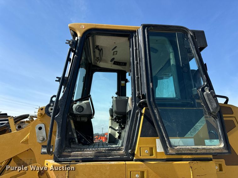image for item DV1816 2011 Caterpillar 963D track loader