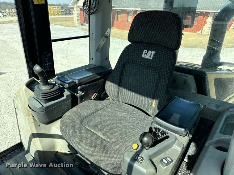 image for item DV1816 2011 Caterpillar 963D track loader