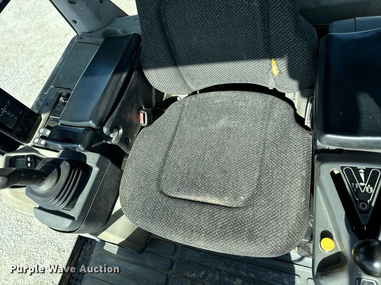 image for item DV1816 2011 Caterpillar 963D track loader