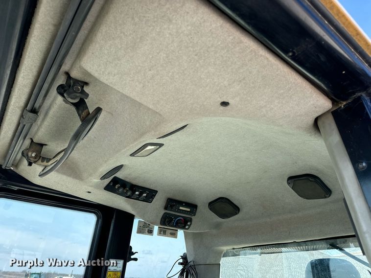 image for item DV1816 2011 Caterpillar 963D track loader