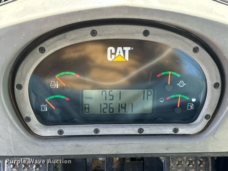 image for item DV1816 2011 Caterpillar 963D track loader