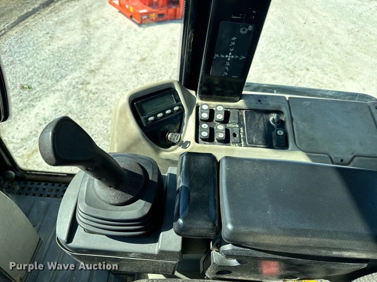 image for item DV1816 2011 Caterpillar 963D track loader