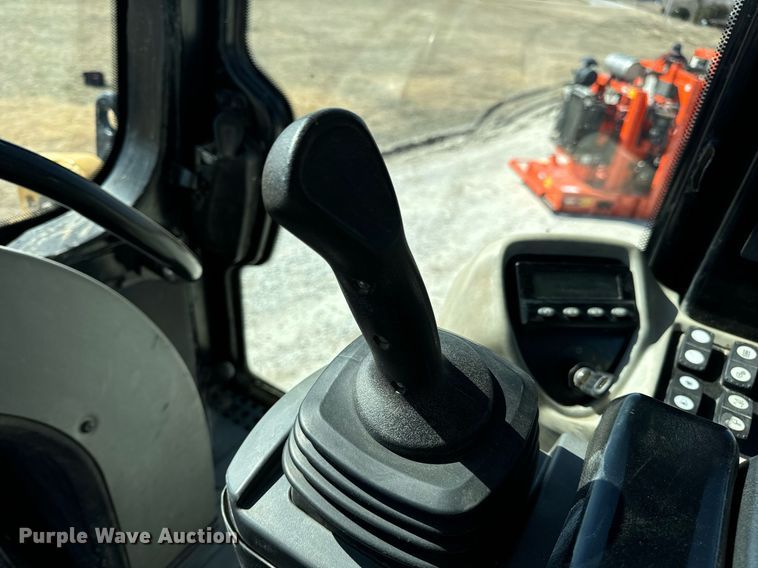 image for item DV1816 2011 Caterpillar 963D track loader