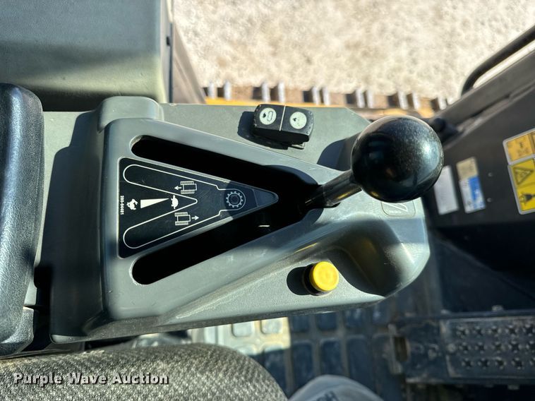 image for item DV1816 2011 Caterpillar 963D track loader