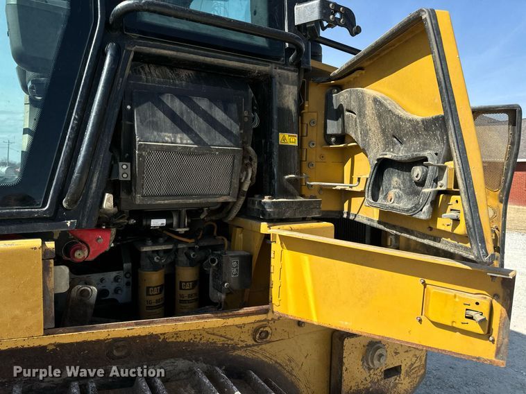 image for item DV1816 2011 Caterpillar 963D track loader