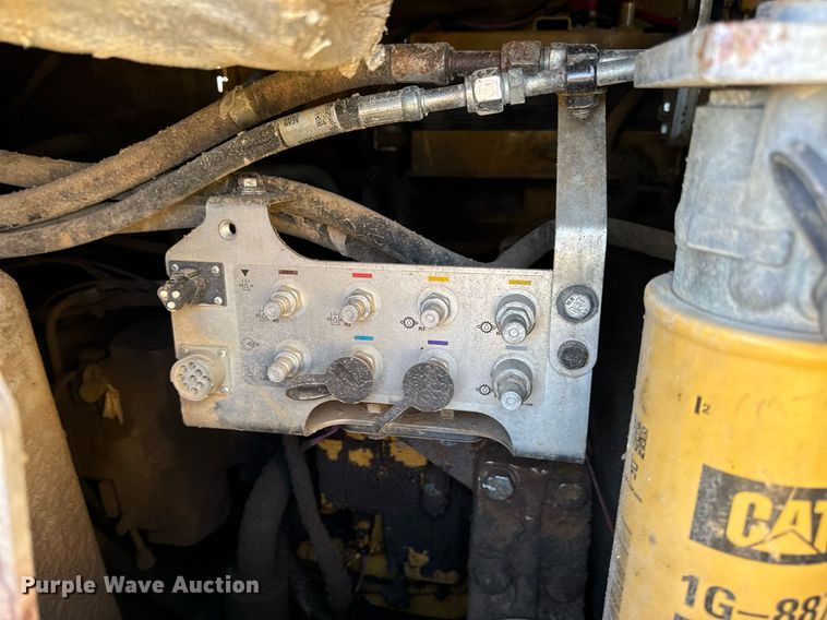 image for item DV1816 2011 Caterpillar 963D track loader