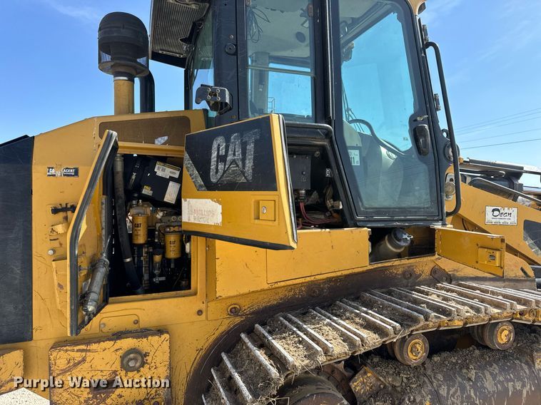image for item DV1816 2011 Caterpillar 963D track loader